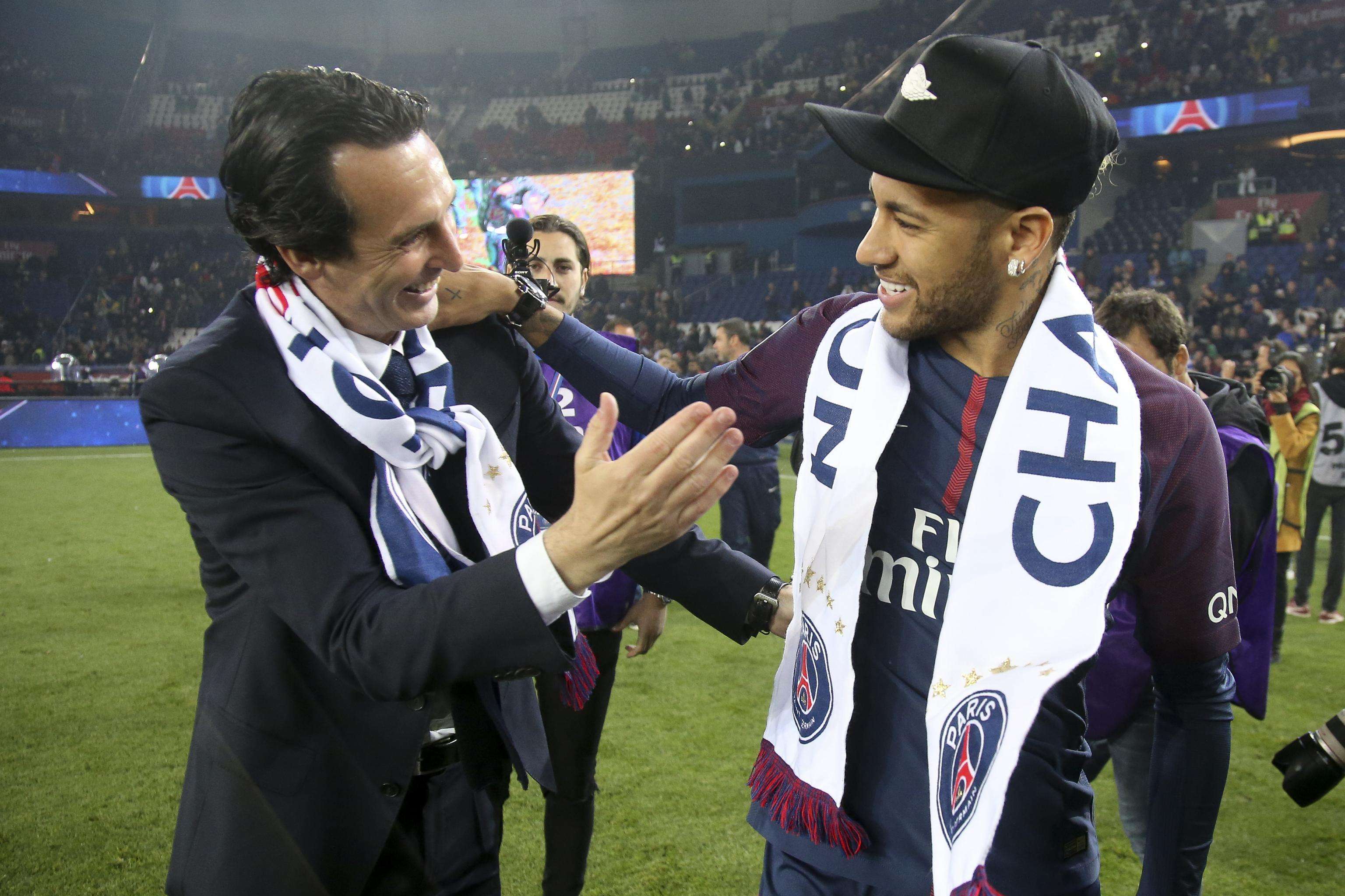 关键时刻瓦伦西亚备战欧冠今晚武汉三镇调整名单以备欧联，这操作让人直呼：风云突变马赛今晚主帅复盘(东方瓦伦西亚的全球最大级集装箱船)