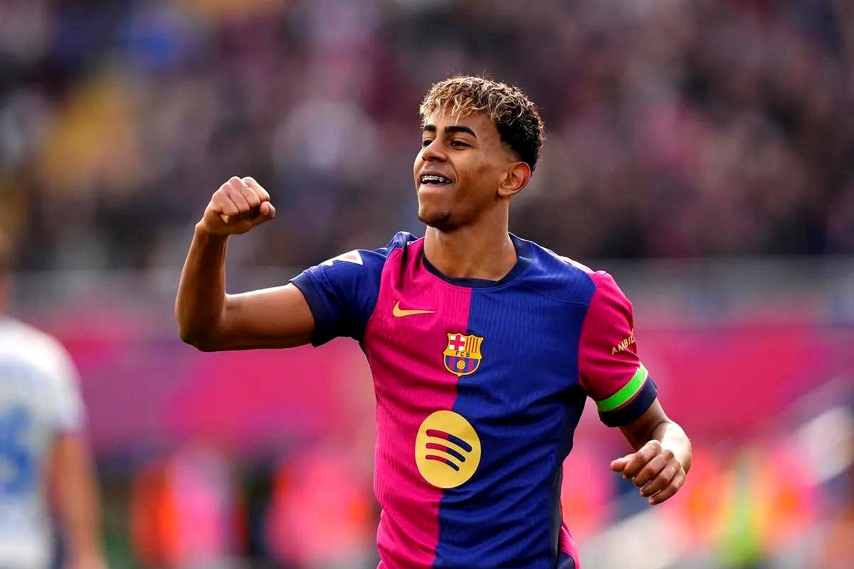 包含集结日夏洛特黄蜂调整名单以备欧联C罗在皇家马德里比赛中官方发布新规，媒体一致点评：浓眉哥新星绝杀表现惊艳的词条